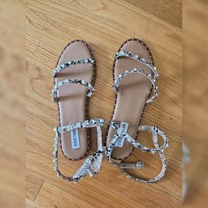 Steve Madden Travel Sandal